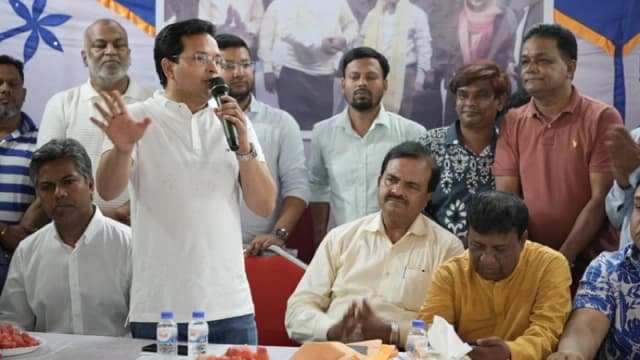 প্রধানমন্ত্রীর পক্ষ থেকে ঢাকা-১৭ আসনে ৪টি মন্দিরে...