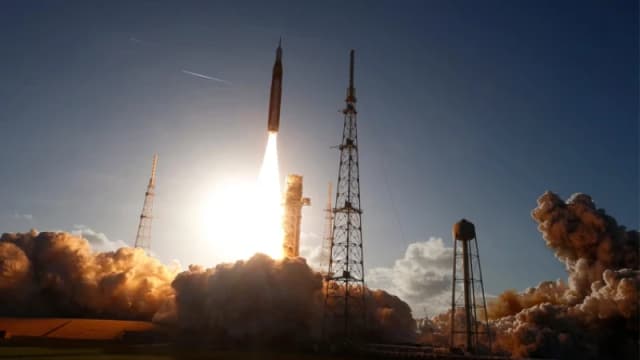 চাঁদের পথে নাসার ঐতিহাসিক মহাকাশযাত্রা শুরু