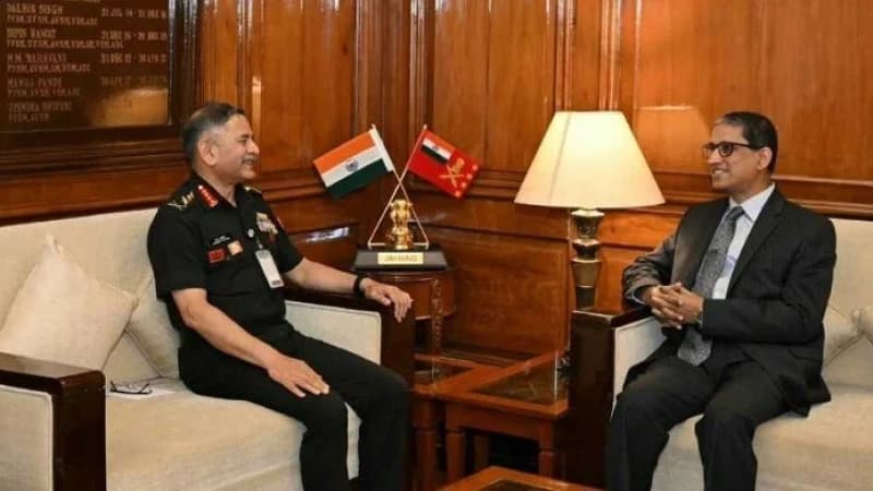 ভারতীয় সেনাপ্রধানের সঙ্গে বাংলাদেশি রাষ্ট্রদূতের বৈঠক