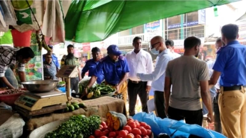 হাইকোর্টের নির্দেশে ব্রাহ্মণপাড়া সদর বাজারে অবৈধ কাঁচাবাজার উচ্ছেদ