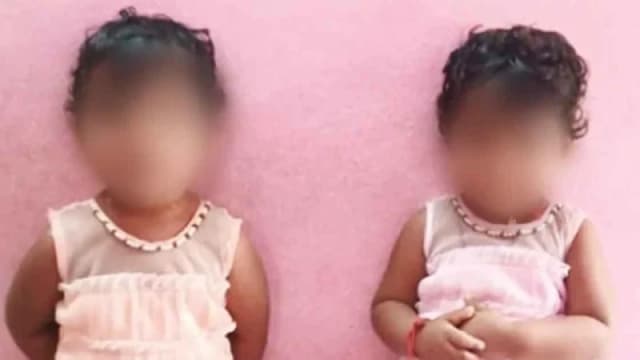 ছেলে না হওয়ায় ফুটফুটে জমজ কন্যাশ...