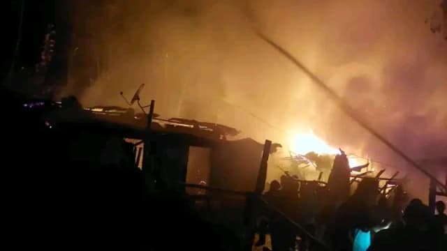 চট্টগ্রাম ইপিজেডে আবারও আগুন, ৬ মাসের ব্যবধানে একই কারখা...