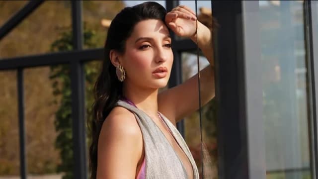 অশালীন গান নিয়ে বিতর্ক, আইনি জটিলতায় নোরা ফাতেহি