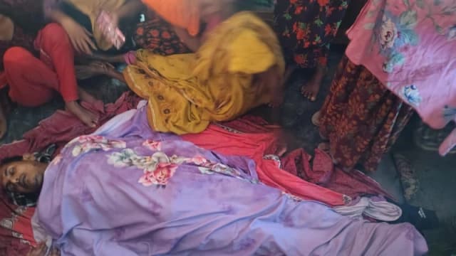 মাদারগঞ্জে সেচ দিতে গিয়ে বিদ্যুৎস্পৃষ্টে যুবকের মৃত্যু