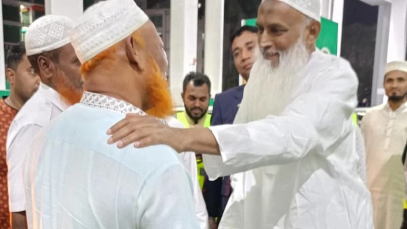 হজ ক্যাম্পে ধর্মমন্ত্রীর আকস্মিক পরিদর্শন, সেবায় অবহেলা নয় কড়া বার্তা
