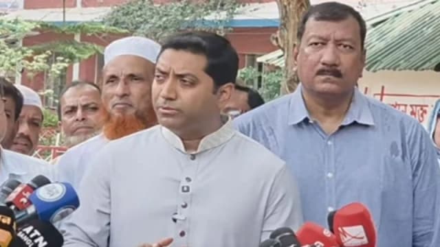 জরাজীর্ণ প্রাথমিক স্কুল সংস্কারে...