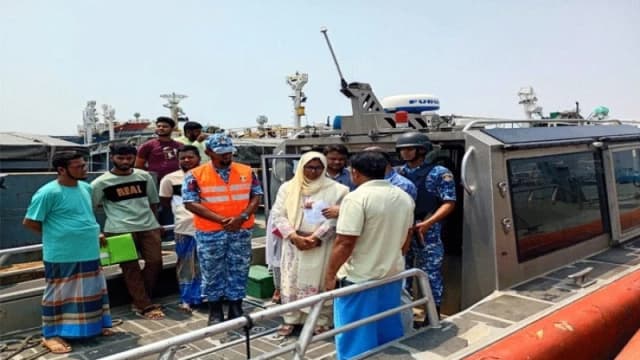 কর্ণফুলী নদীতে মোবাইল কোর্ট পরিচালনা, ১১টি মামলায়...