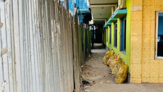 পটিয়ায় সরকারি সড়ক দখল করে বাড়ি নির্মাণের অভিযোগ, এলাকায়...