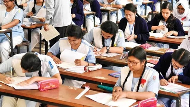 এসএসসি ও সমমান পরীক্ষা শুরু