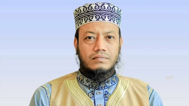 মুফতি আমির হামজার বিরুদ্ধে গ্রেপ্তারি পরোয়ানা