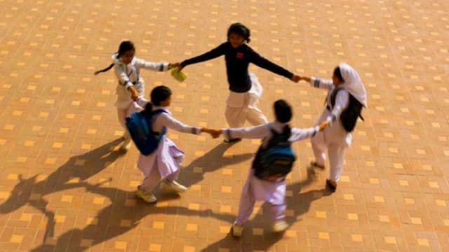 জুলাইয়ে শিক্ষার্থীরা পাবে পাটের ব্যাগ ও পোশাক