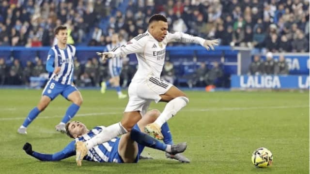 এমবাপে-ভিনিসিয়ুসের গোলে জয়ের ধারায় ফিরল রিয়াল