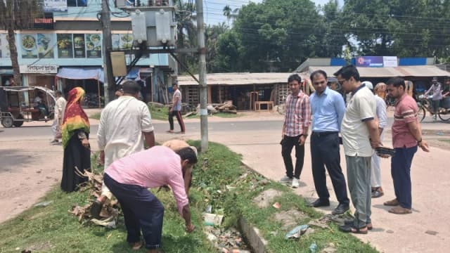 পিরোজপুর সদর উপজেলা চত্বরে পরিচ্ছন্নতা অভিযান