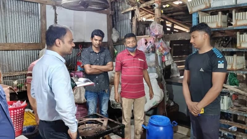 পিরোজপুরে অনুমোদনহীন আইসক্রিম কারখানায় লাখ টাকা জরিমানা, পণ্য ধ্বংস