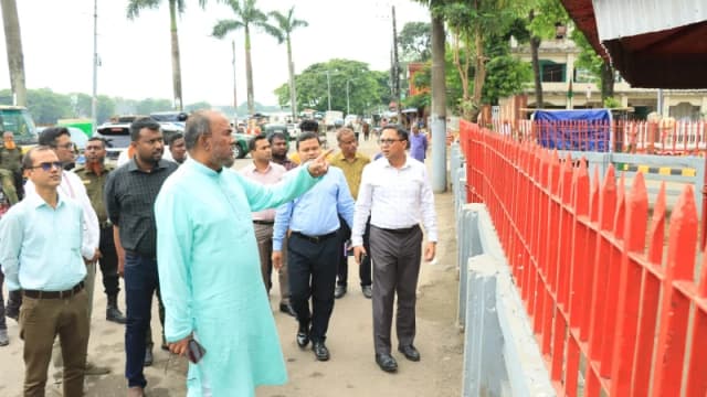 সিলেটে বন্যা নিয়ন্ত্রণ ও সৌন্দর্যবর্ধন প্রকল্প পরিদর্শনে...