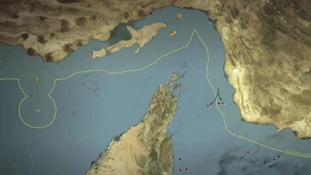 হরমুজ প্রণালি খুলতে যুক্তরাষ্ট্র...