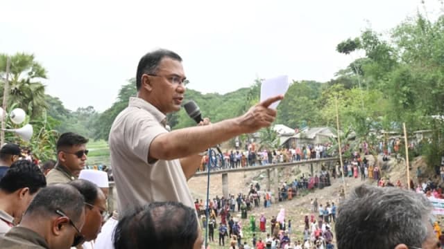 গণভোট ও জুলাই সনদ নিয়ে বিভ্রান্তকারীদের প্রশ্রয় না দেওয়ার আহ্বান প্রধানমন্ত্রীর