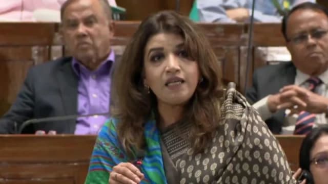 মুক্তিযোদ্ধাদের নামের আগে ‘বীর’ ব্যবহারের প্রস্তাব শামা ওবায়েদের
