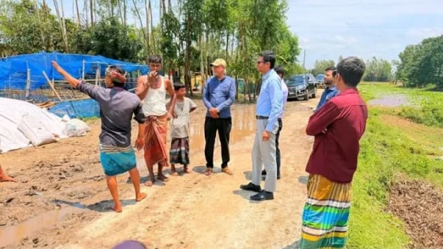 বাহুবলে বন্যাদুর্গত হাওরাঞ্চল পরিদর্শন, কৃষকদের সহ...