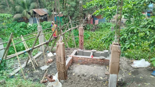 খালের জমি দখল ঘিরে উত্তেজনা, নির্মাণকাজ বন্ধ করল প্রশাসন