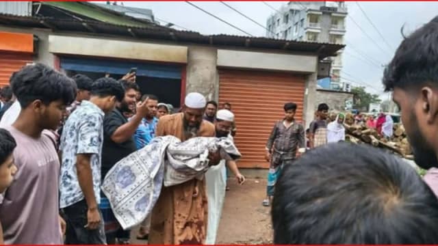 কুমিল্লায় মোটরসাইকেল থেকে পড়ে শিশুর মৃত্যু