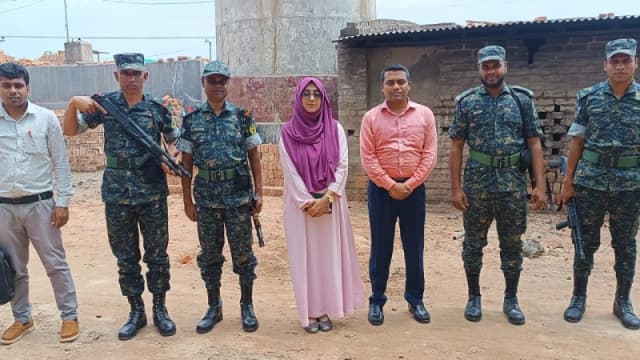 নওগাঁর রানীনগরে অবৈধ ইটভাটায় মোবাইল কোর্ট, ৩ লাখ ট...