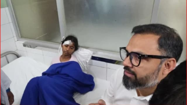দুর্ঘটনায় আহত ‘নতুন কুঁড়ি’র ফুটবলার, চিকিৎসার দায়ি...