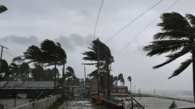 সন্ধ্যার মধ্যে পাঁচ জেলায় ঝড়ের আভাস