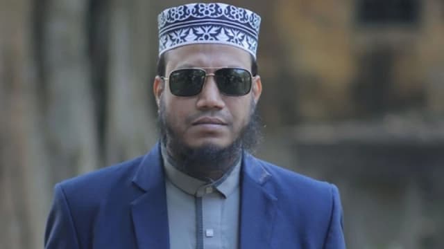 কলেজ পরিদর্শনে গিয়ে অবরুদ্ধ এমপি আমির হামজা