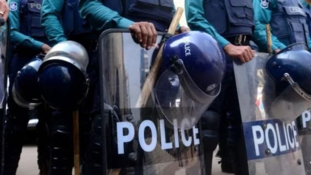আইনশৃঙ্খলা জোরদারে ঢাকায় বাড়ছে থানা-ফাঁড়ি, তালিকায় রয়েছে...