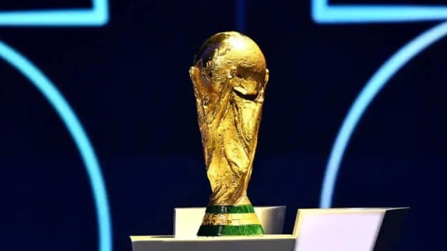 শিক্ষার্থীদের খেলা দেখার সুযোগ দিতে শিক্ষাবর্ষ ছোট...