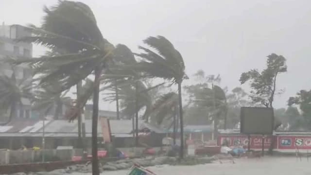 ১০ জেলায় দুপুরের আগে ঝড়ের আভাস, নদীবন্দরে সতর্কতা