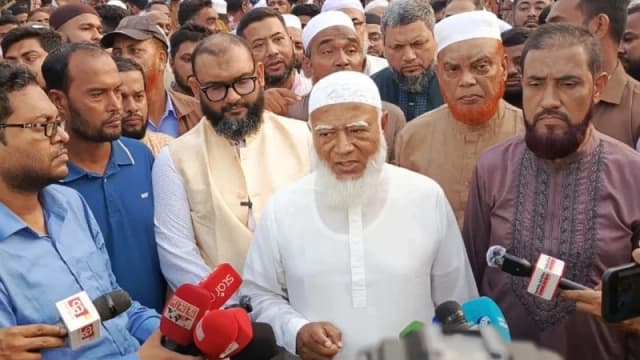 মধ্যস্বত্বভোগী ও চাঁদাবাজদের কারণেই বাজারব্যবস্থায়...