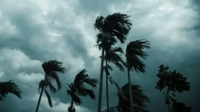 ৮ জেলায় ৬০ কিলোমিটার বেগে ঝড়ের শঙ্কা