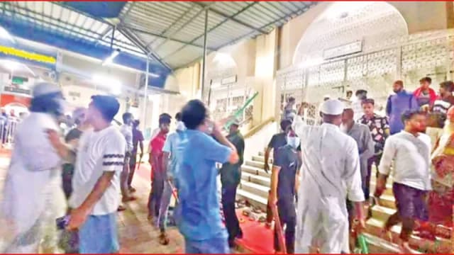 শাহ আলী মাজারে হামলা-ভাঙচুর, জামায়াত নেতাকর্মীদের...