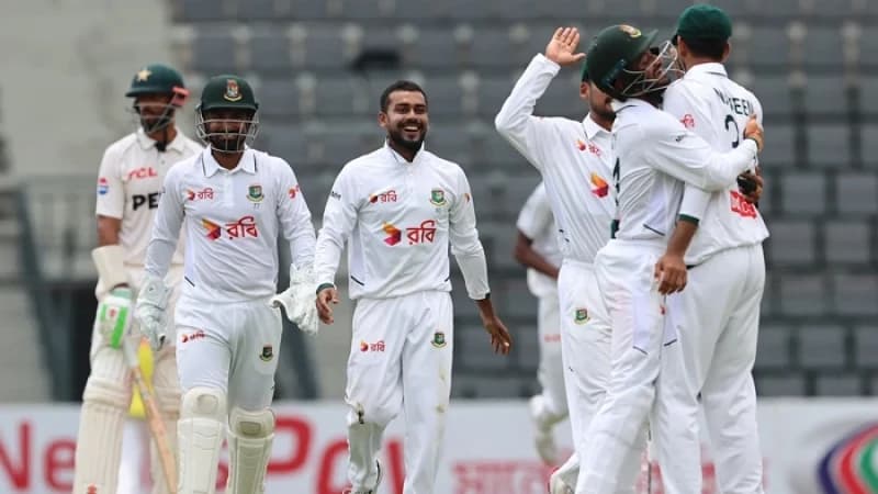 চার উইকেট নিয়ে প্রথম সেশন বাংলাদেশের