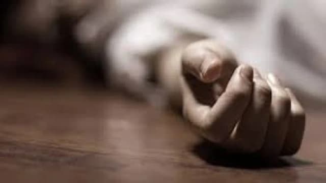 ১০ টাকা চাঁদা না পেয়ে অটোরিকশাচালককে হত্যা, মহাসড়ক অবরোধ