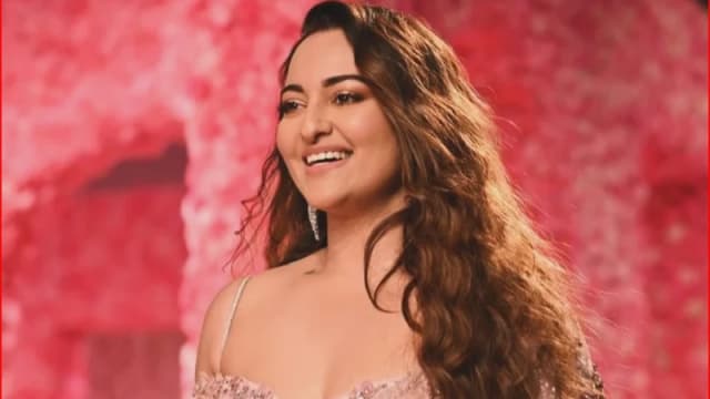 নেতিবাচকতার বিরুদ্ধে সবসময়ই আওয়া...