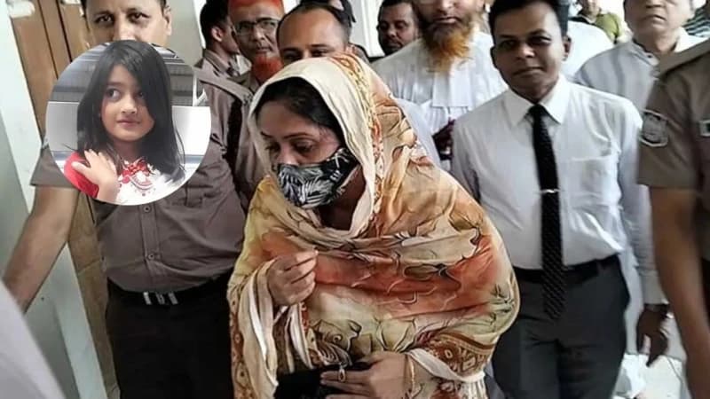 ভিতরে গিয়ে মেয়ের খণ্ডিত মরদেহ দেখে অজ্ঞান হয়ে যাই