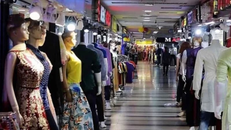 দোকান-শপিংমল রাত ১০টা পর্যন্ত খোলা রাখার দাবি ব্যব...