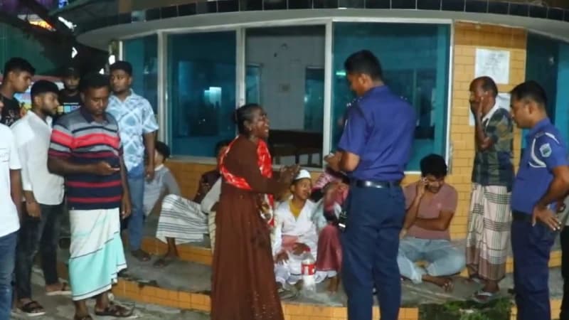 ছেলের সামনে বাবাকে গুলি করে হত্য...