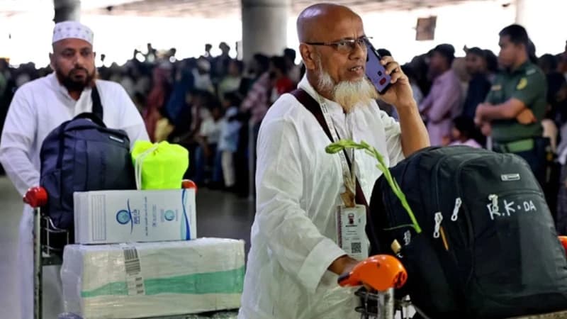 দেশে ফিরেছেন ৫৪ হাজারের বেশি হাজ...