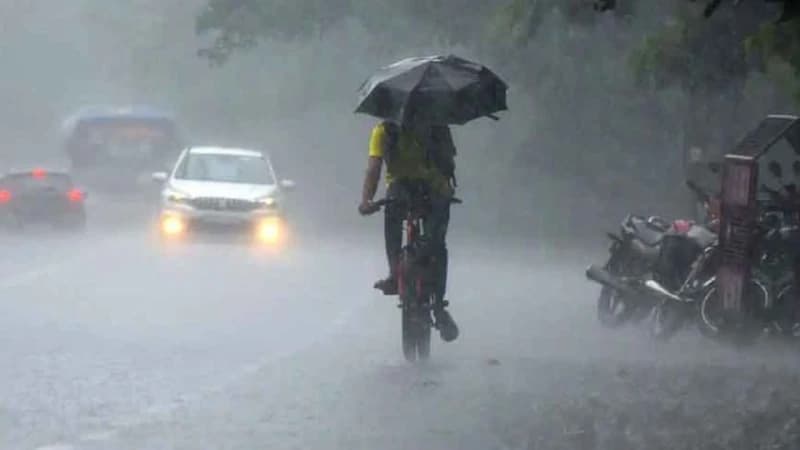 সন্ধ্যার মধ্যে ঢাকাসহ ৯ জেলায় বজ্রবৃষ্টির শঙ্কা