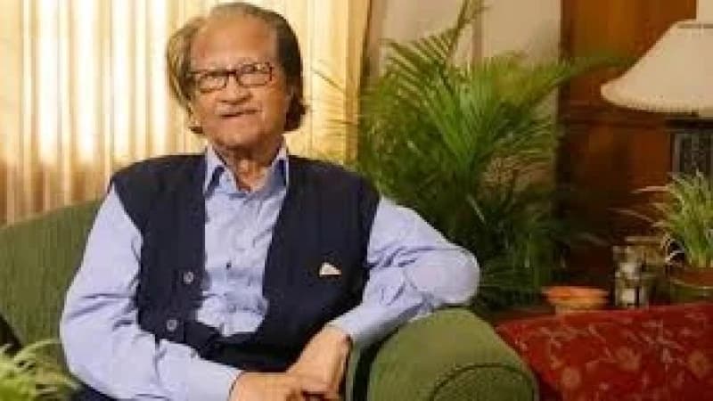আইসিইউতে চিত্রশিল্পী মুস্তাফা মনোয়ার, শারীরিক অবস্থা নিয়ে উদ্বেগ