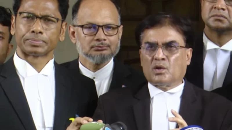 জামায়াতপন্থি আইন কর্মকর্তাদের পদত্যাগ ‘স্ট্যান্টবাজি’