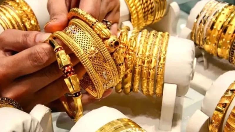 ২৪ ঘণ্টার ব্যবধানে কমল সোনার দাম...