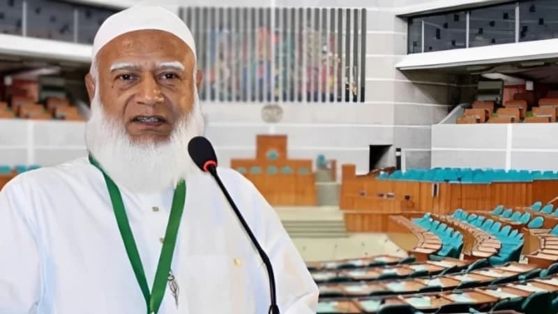 বিরোধীদলীয় নেতার বক্তব্য শুনে টেবিল চাপড়ে স্বাগত জানাল পুরো সংসদ