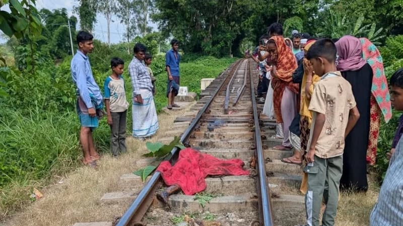 পটিয়ায় ট্রেনের ধাক্কায় নারী নিহত, অপর নারীর অবস্থা আশঙ্ক...