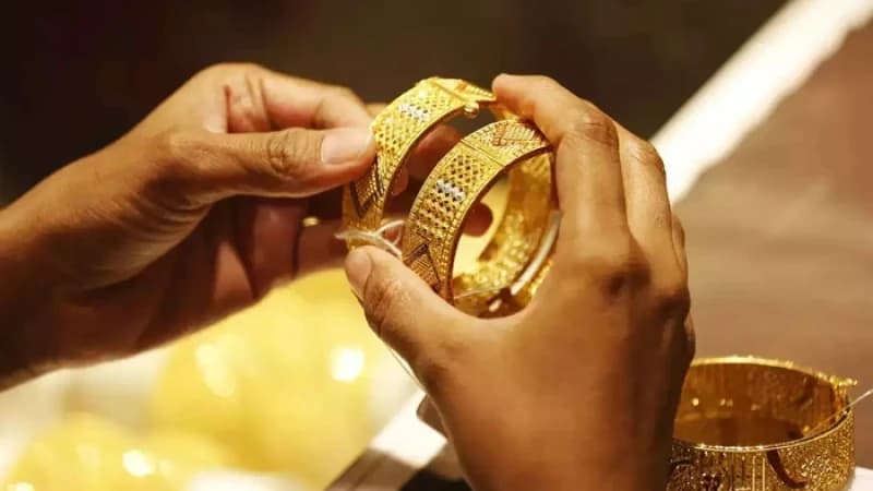 সোনার গহনার দাম কমল ৩২৬৬ টাকা