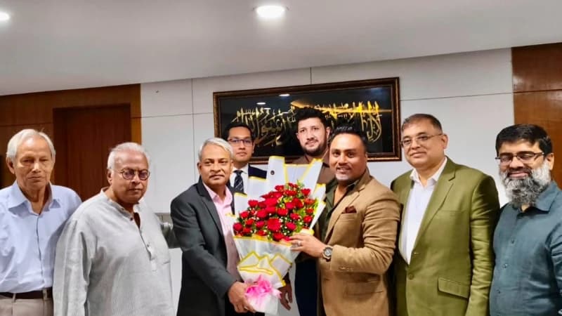 পটিয়ার সন্তান মাসুদ করিম সেন্ট্রাল ইন্স্যুরেন্স পিএলসি.-...